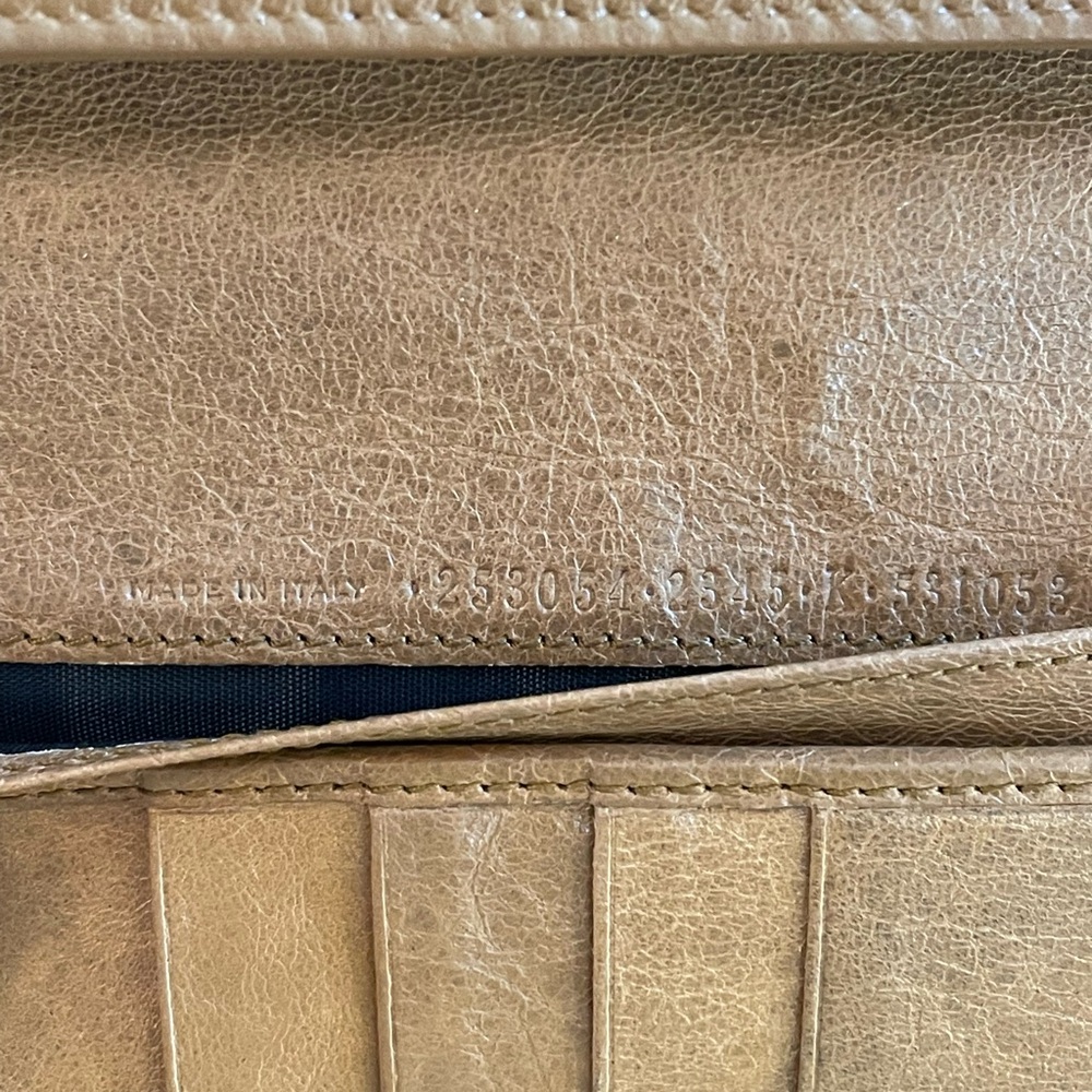Balenciaga  Leather Wallet with Zipper details - Picture 14 of 14